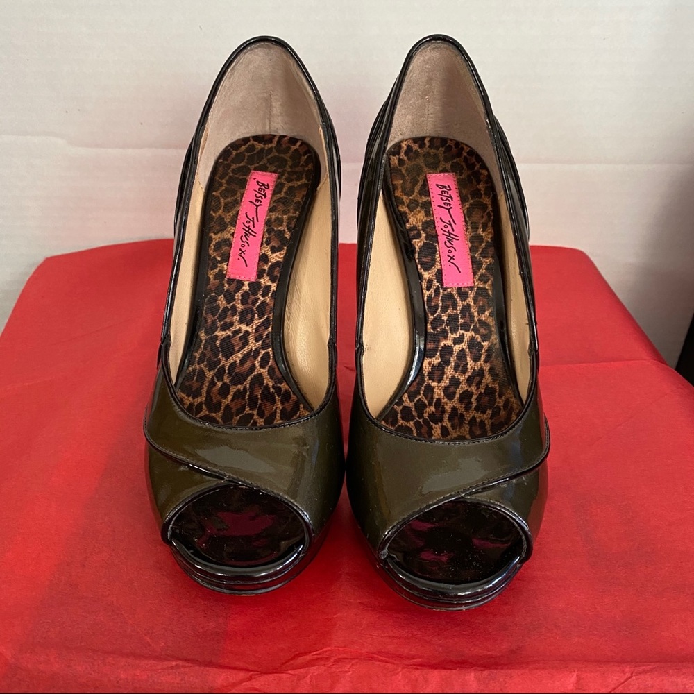 Betsey Johnson Peepop Heels‎